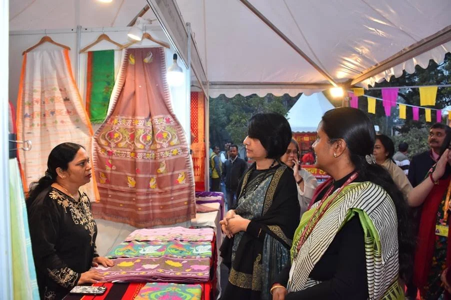 VIRAASAT”- Celebrating Handwoven Saris of India ----------------------------------------------- Exclusive Handloom Sari Exhibition at National Centre 
