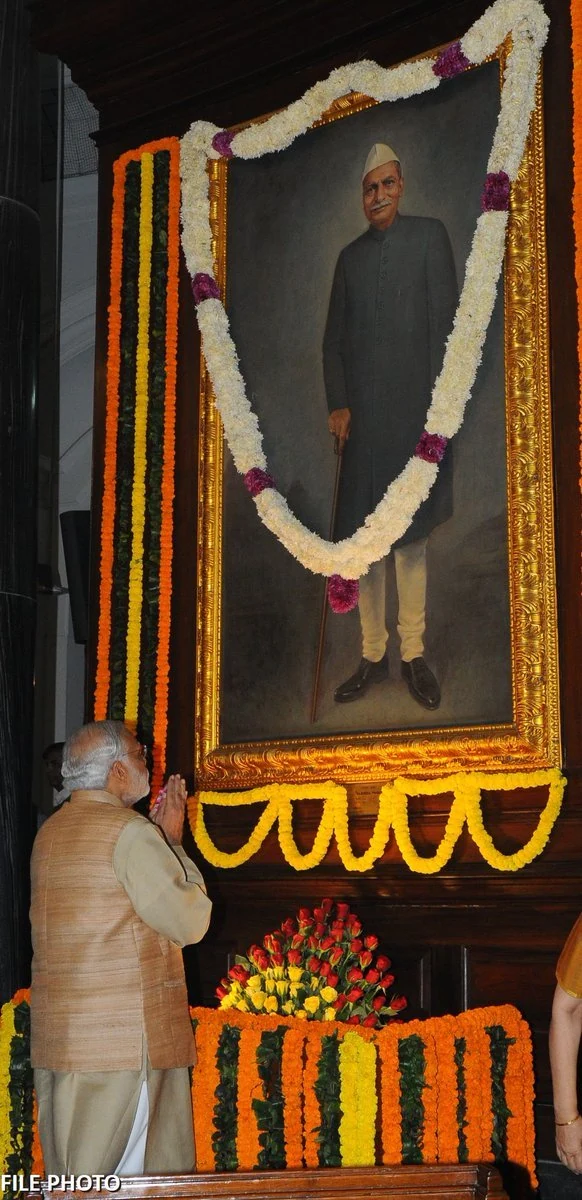 Prime Minister pays tributes to the country’s first President, Bharat Ratna Dr. Rajendra Prasad on his birth anniversary