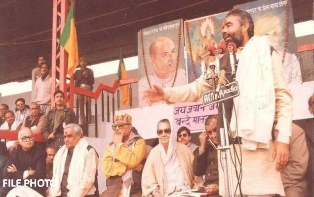 Prime Minister pays tribute to Rajmata Vijayaraje Scindia on her birth anniversary